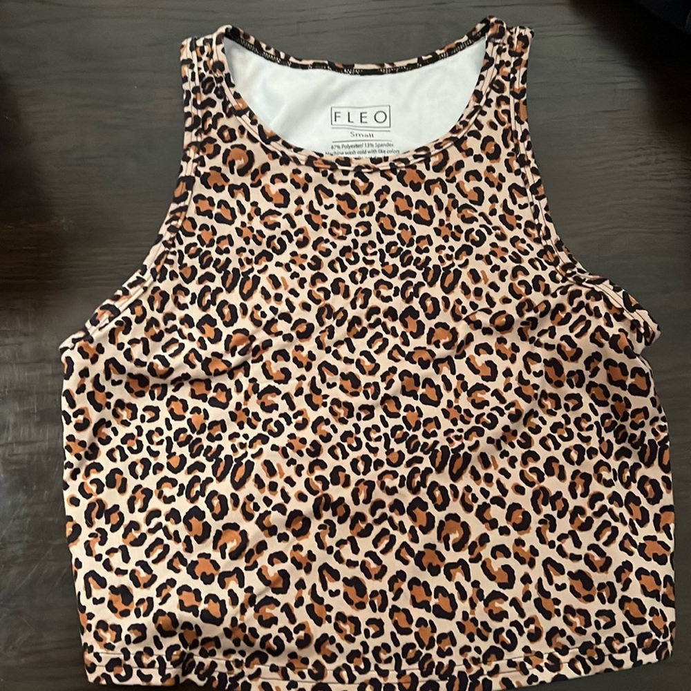 Fleo animal print crop tank size small